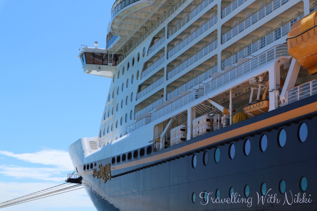 disneydreamhalloweenonthehighseasdaythreecastawaycay39