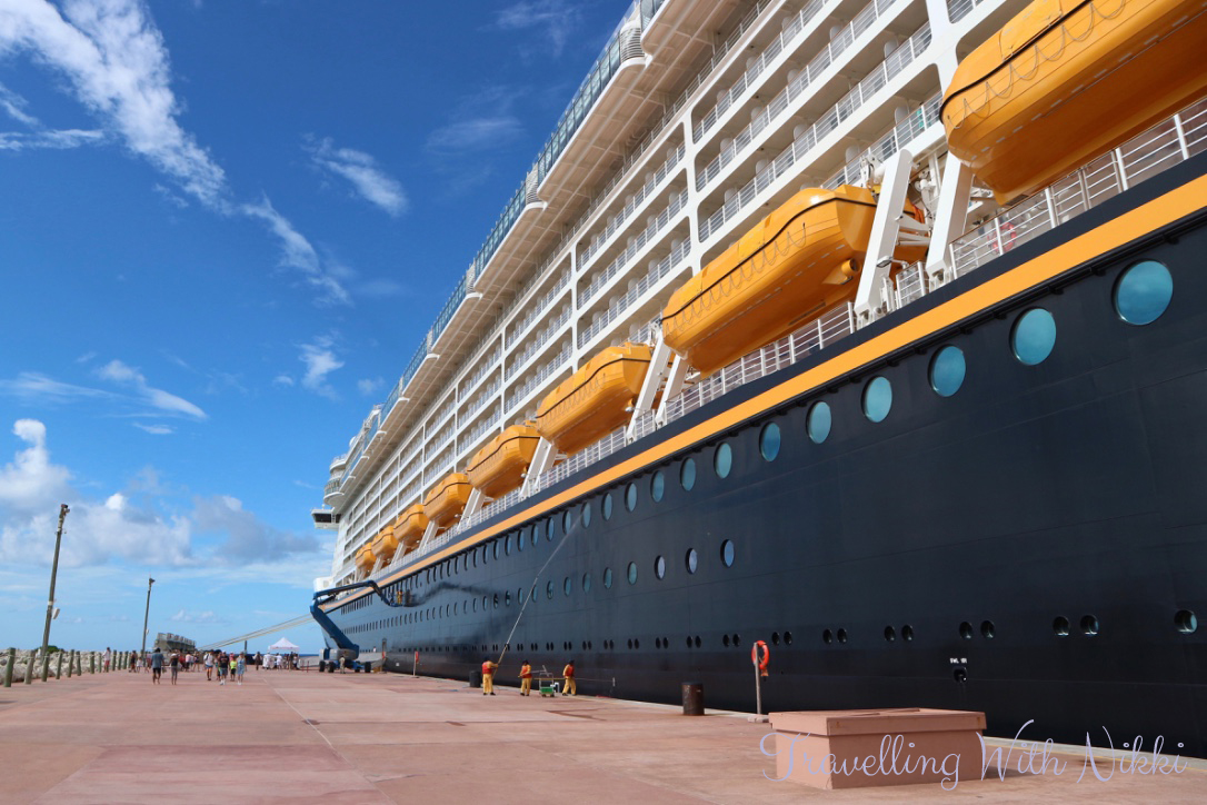 disneydreamhalloweenonthehighseasdaythreecastawaycay7