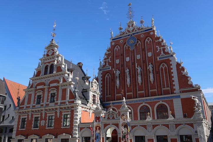 How to Get from Riga Airport to Riga City Centre by Bus