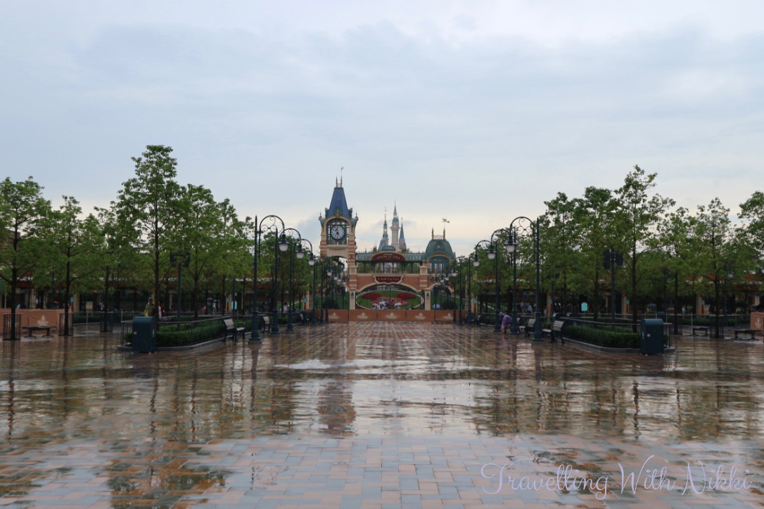 ShanghaiDisneytown11