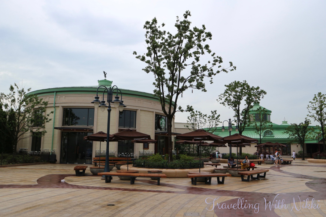 ShanghaiDisneytown14