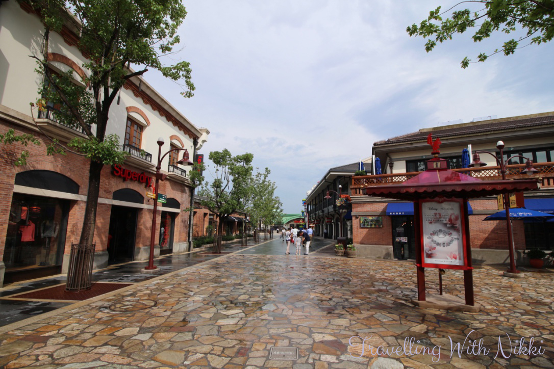 ShanghaiDisneytown20