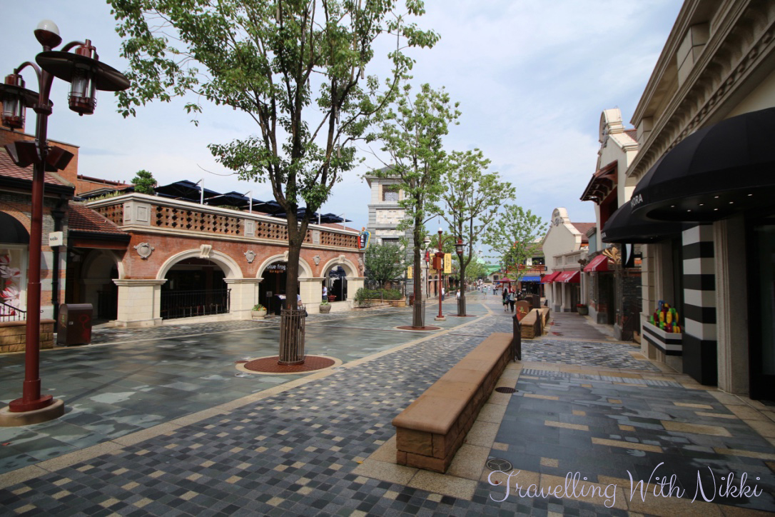ShanghaiDisneytown21