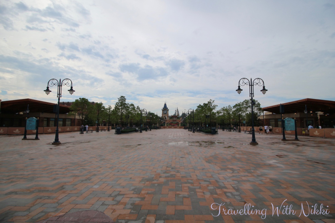 ShanghaiDisneytown32