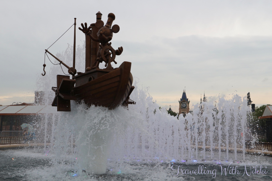 ShanghaiDisneytown9